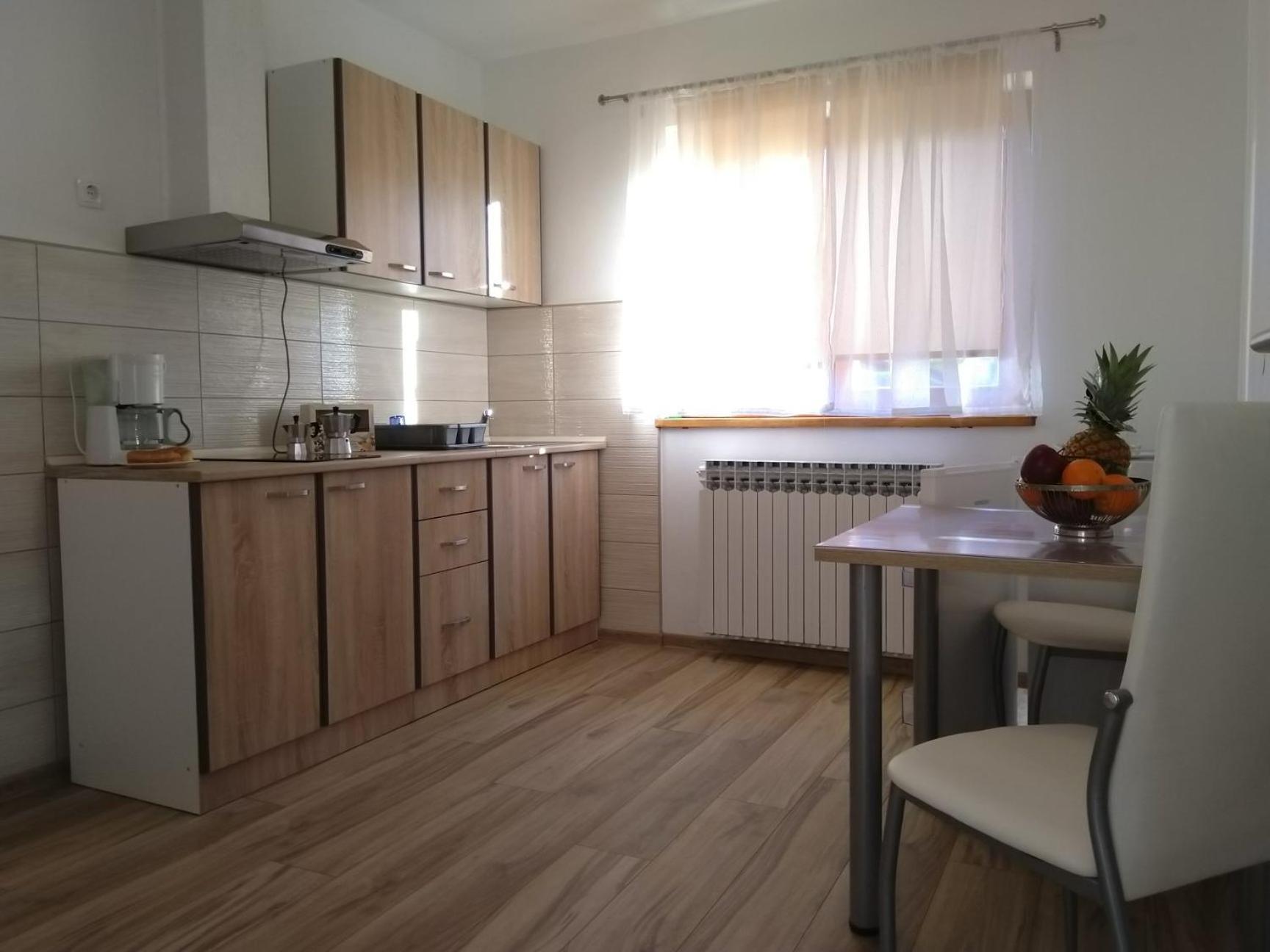 Apartmani Sara I Marta Otočac 外观 照片